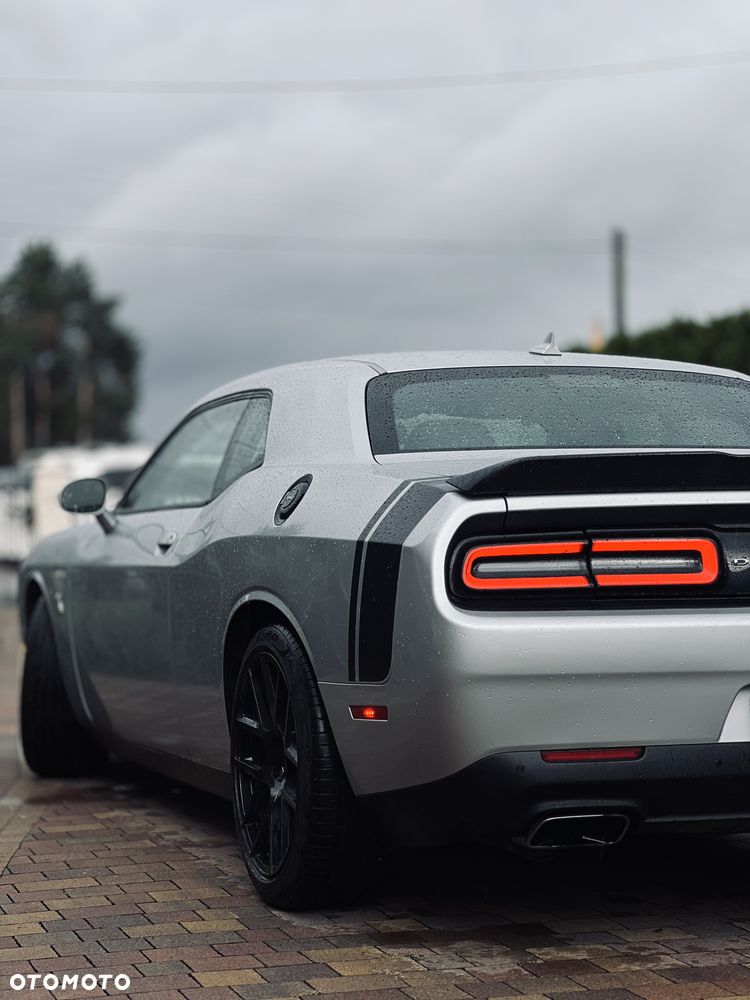 Dodge Challenger - 5