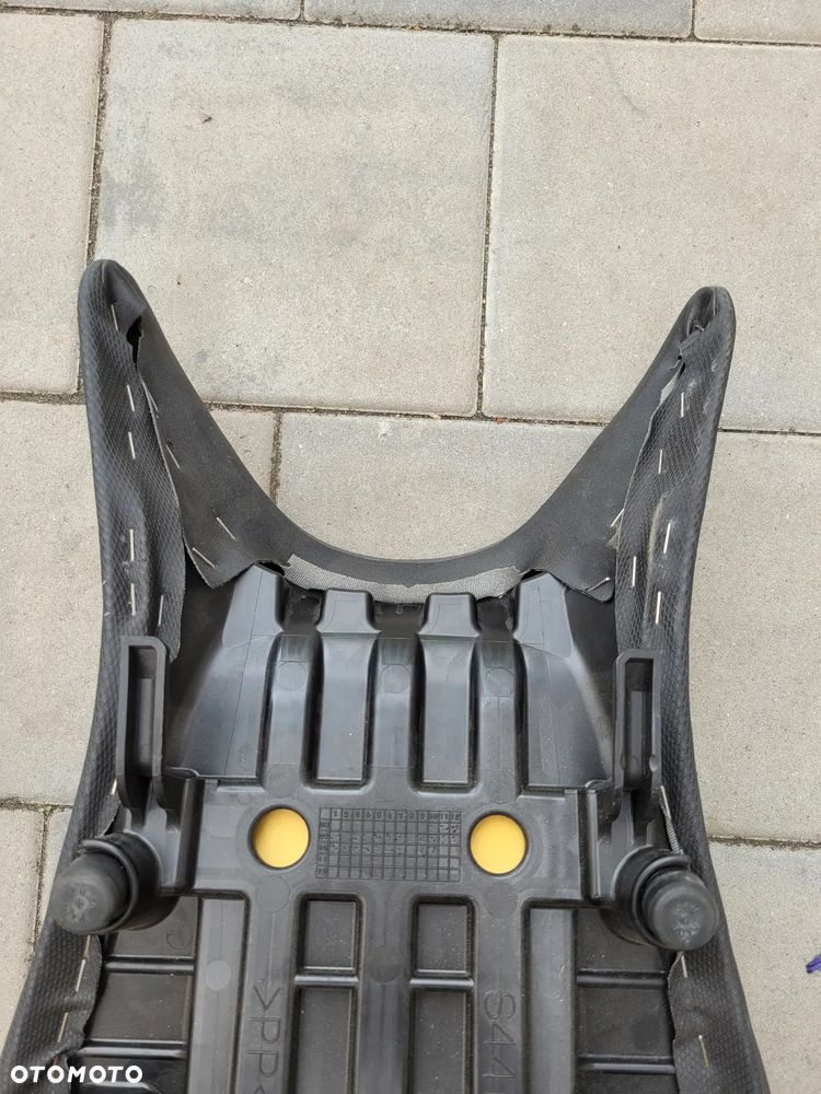 Kanapa, fotel, siedzenie Suzuki Gladius 650 - 16