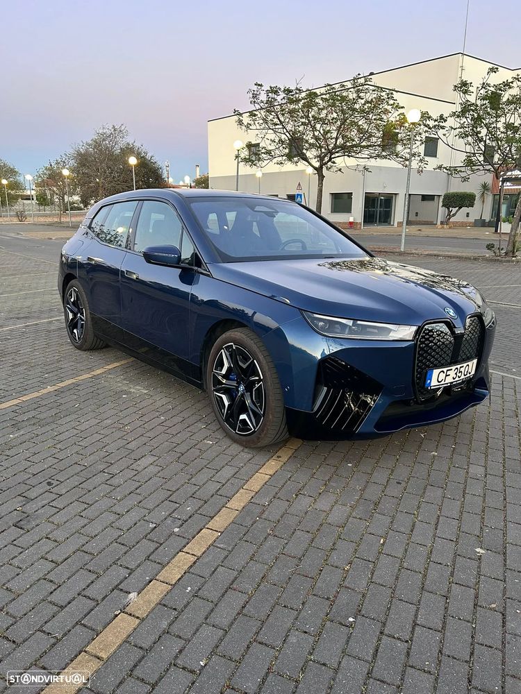 BMW iX xDrive 40 Pack Desportivo - 1