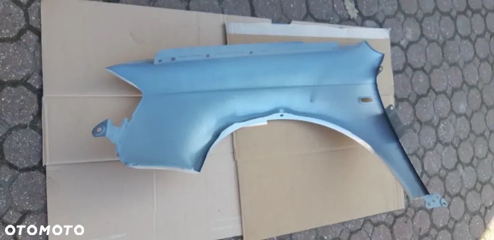 Błotnik Audi A4 B7 przód prawy LY7W( srebrny) sedan kombi do modelu od 2004 do 2007 - 2