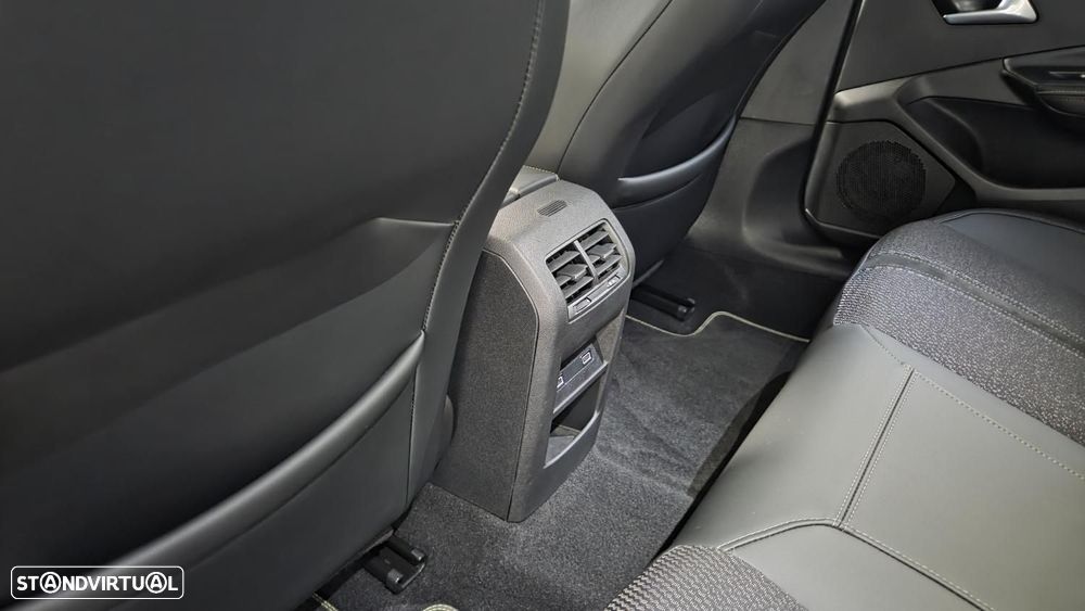 Peugeot 308 1.6 Hybrid GT Pack e-EAT8 - 18