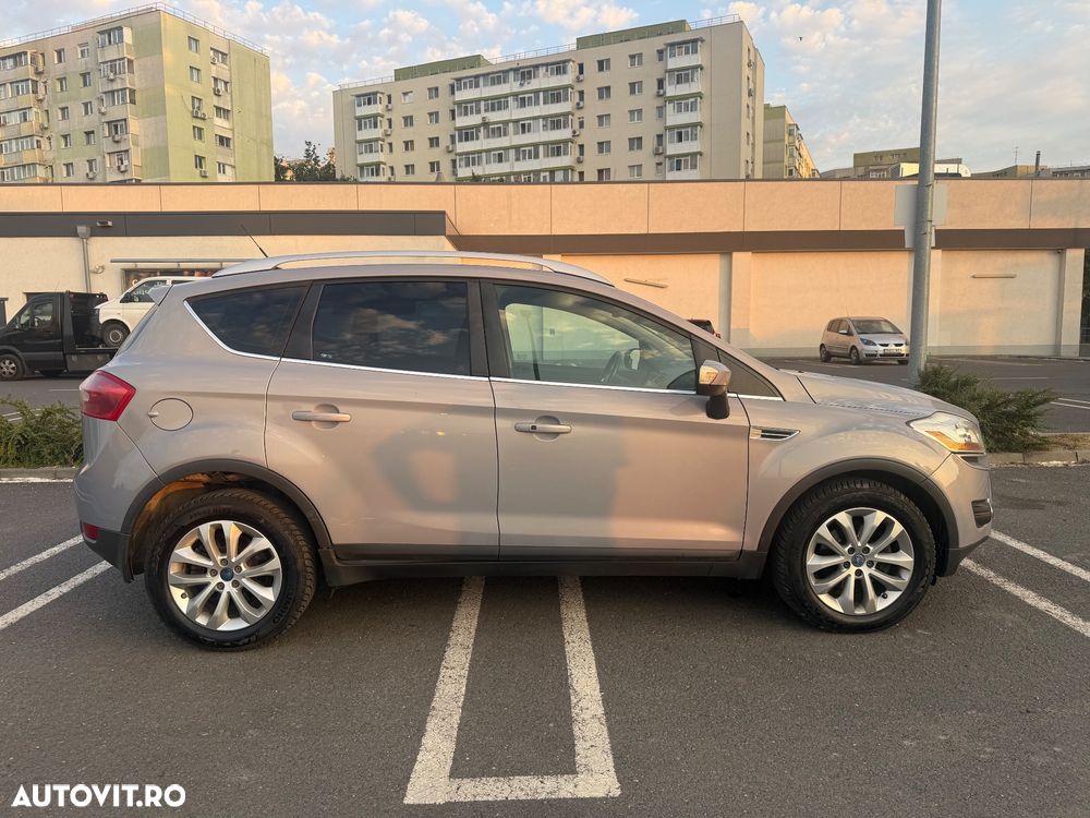 Ford Kuga 2.0 TDCi 4WD Powershift Titanium - 4