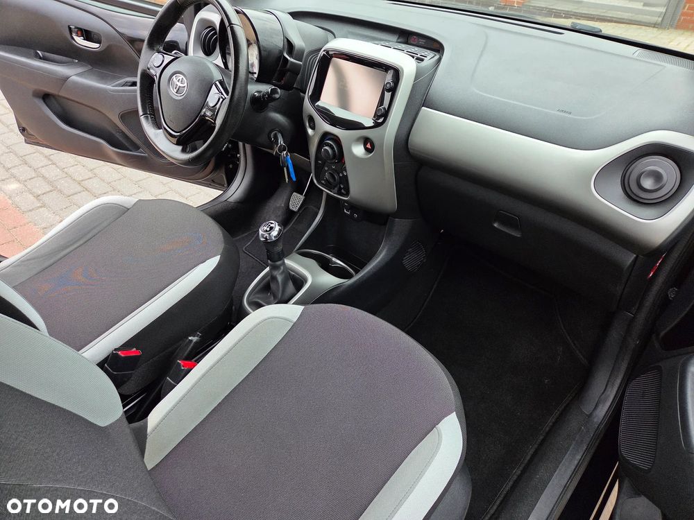Toyota Aygo x-play Edition S+ - 12