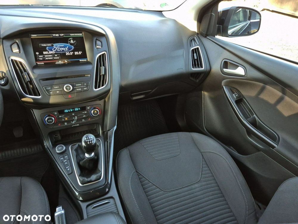 Ford Focus 1.5 EcoBoost Start-Stopp-System TITANIUM - 18
