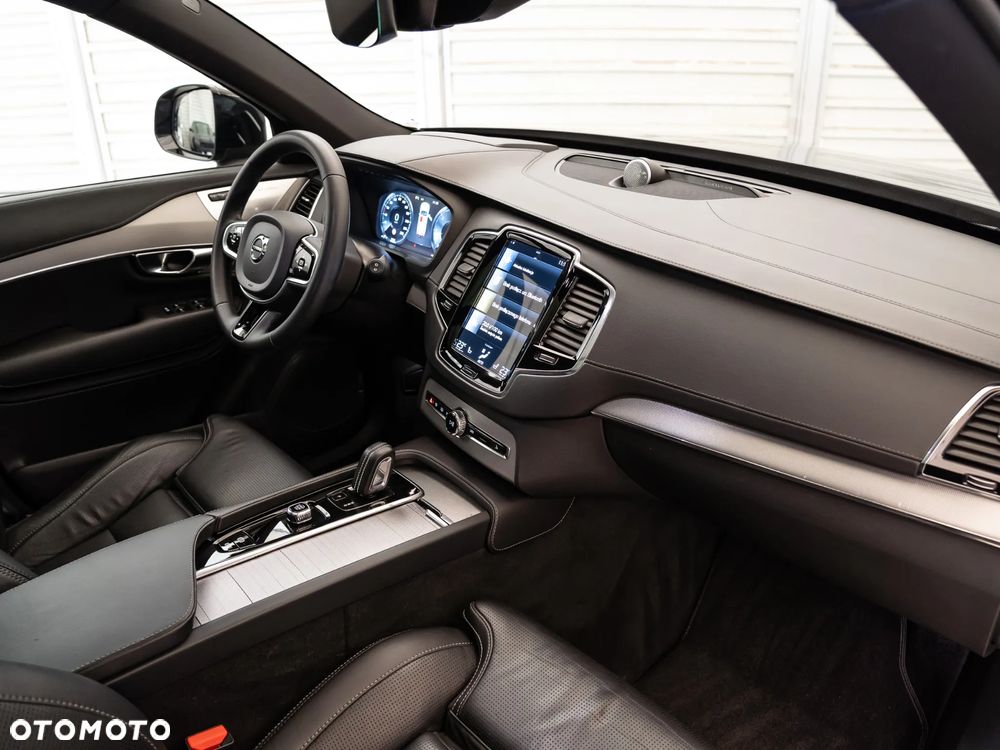 Volvo XC 90 B5 D AWD Ultimate Dark - 20