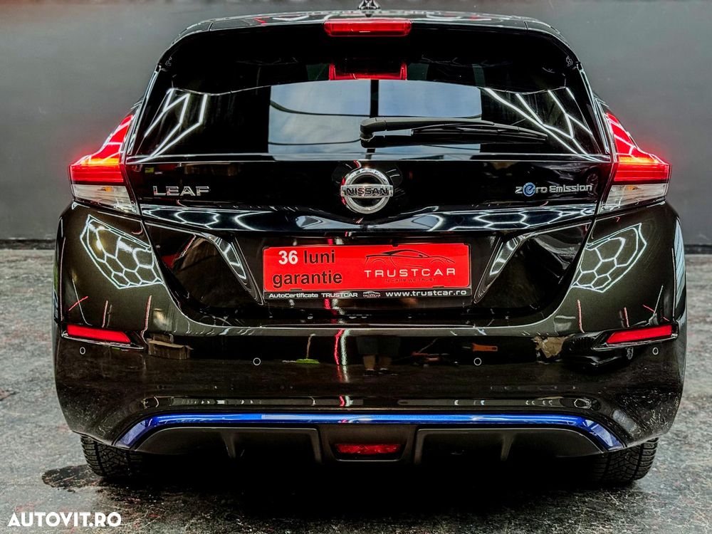 Nissan LEAF 40 kWh - 11