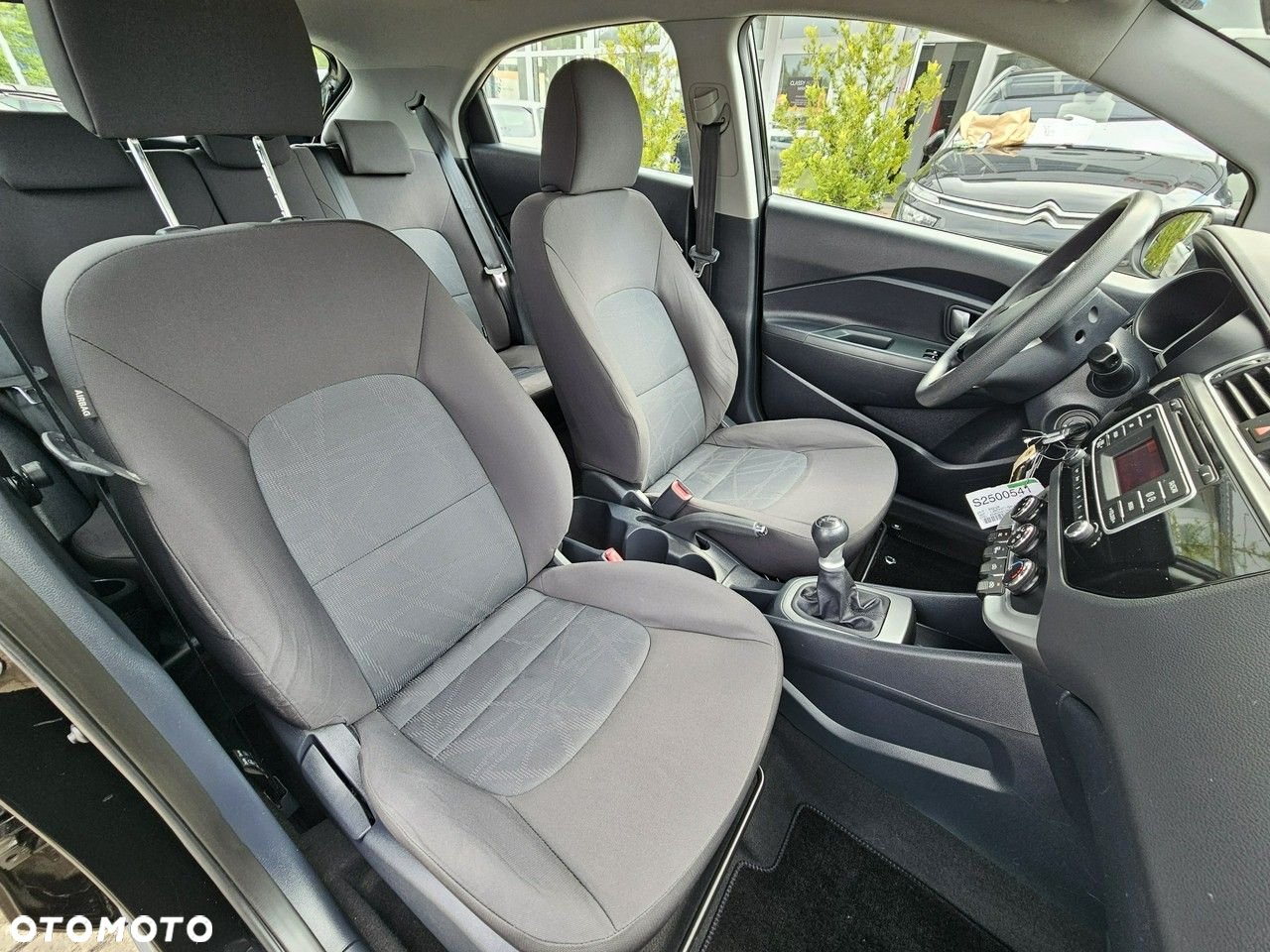 Kia Rio - 26