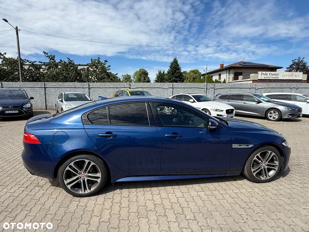 Jaguar XE 20d R-Sport - 4
