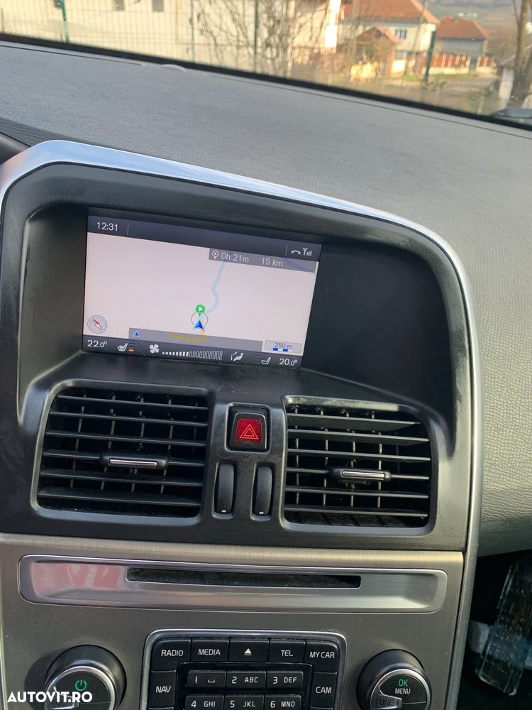 Volvo XC 60 D4 AWD Geartronic Momentum - 8