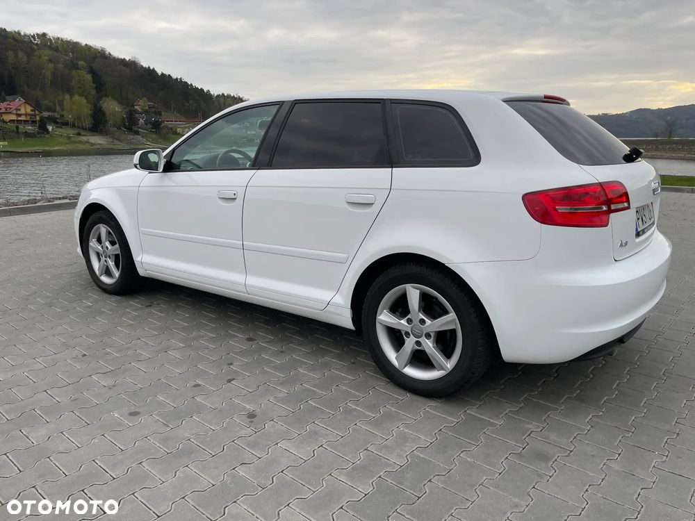 Audi A3 Sportback 1.6 TDI DPF Ambition - 12