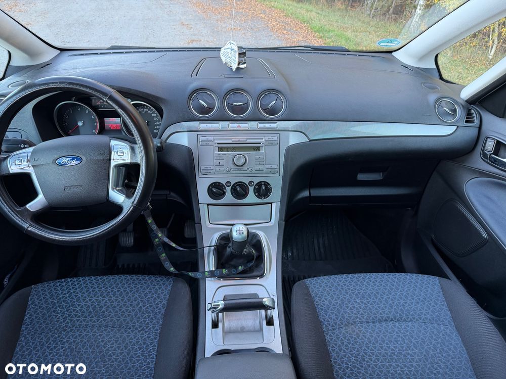 Ford S-Max - 12