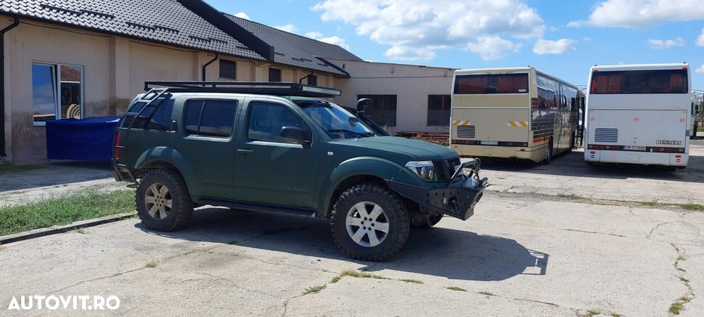 Nissan Pathfinder - 8