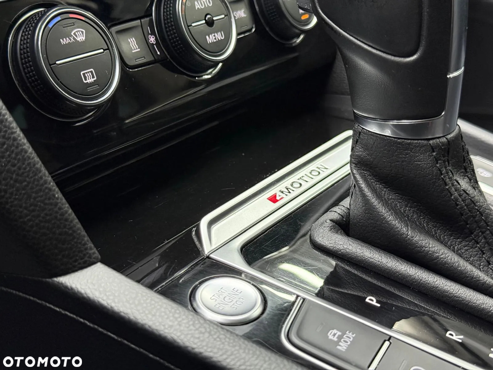 Volkswagen Passat Variant 2.0 TDI SCR DSG Highline - 25