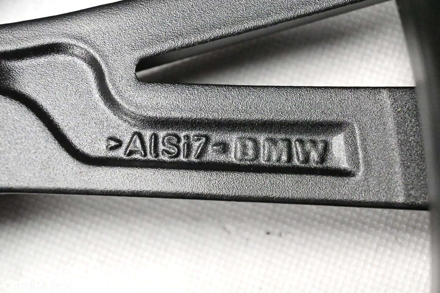 ,BMW 3 G20 G21 4 G22 G23 G26 2 G42 7,5x18 ET25 8,5x18 ET40 6885305 6885306 - 12