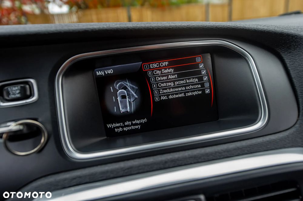 Volvo V40 T3 R-Design Summum - 32