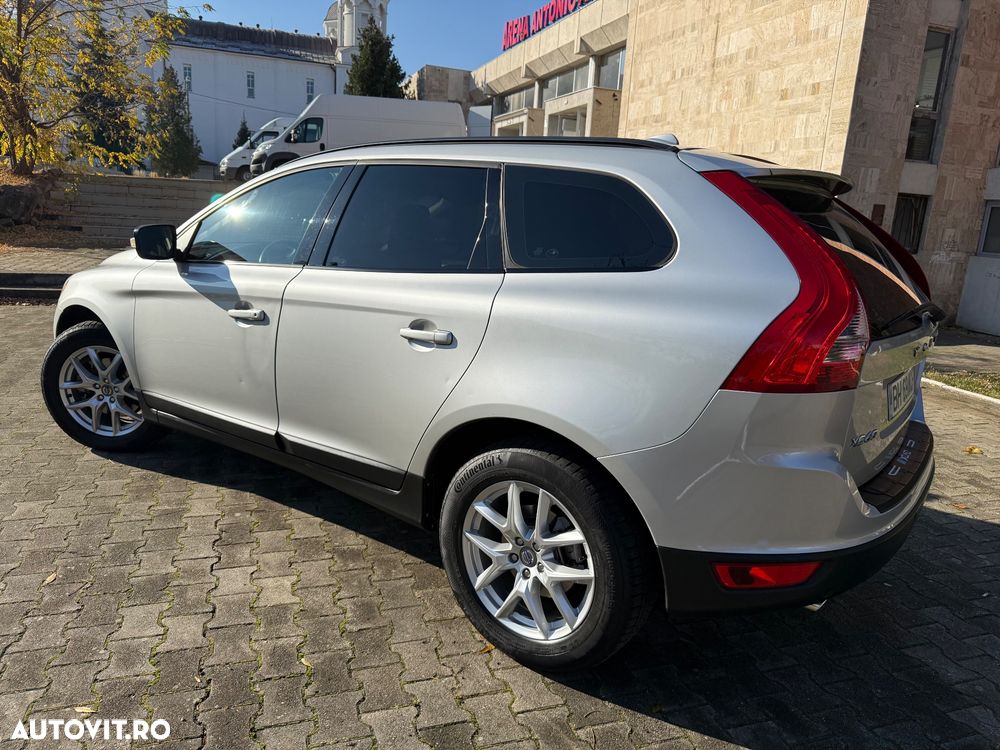 Volvo XC 60 D4 Momentum - 8