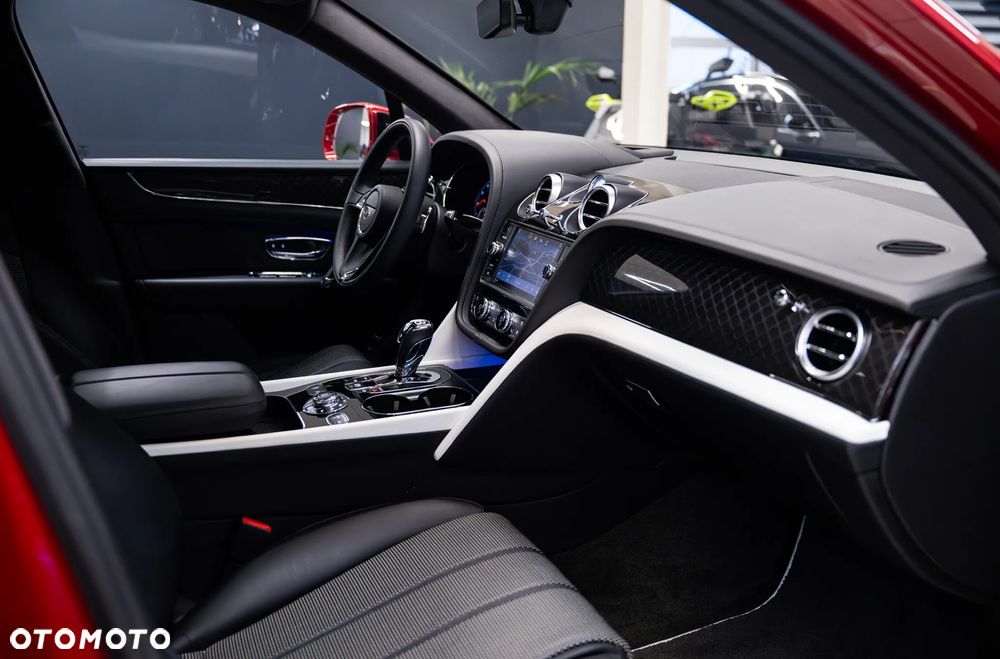 Bentley Bentayga - 27