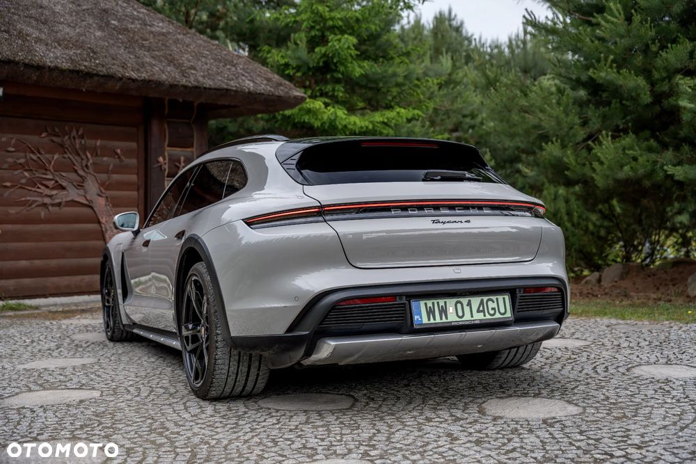 Porsche Taycan 4 - 12