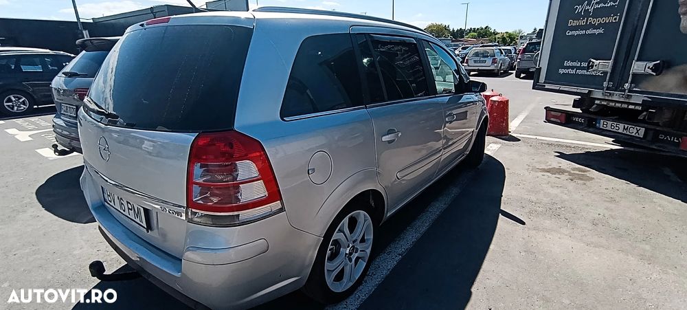 Opel Zafira 1.9 CDTI Cosmo - 9