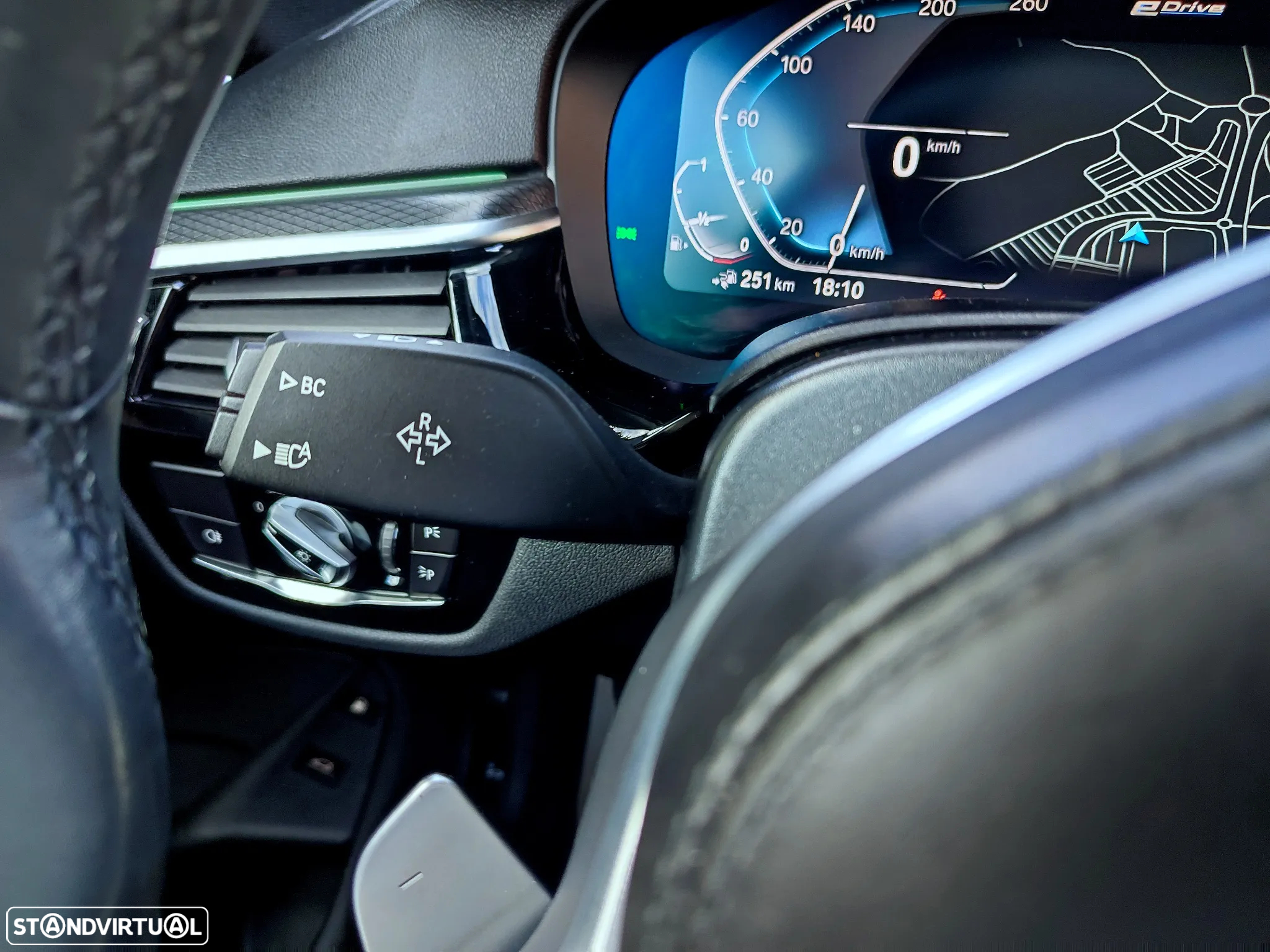 BMW 530 e Pack M - 27