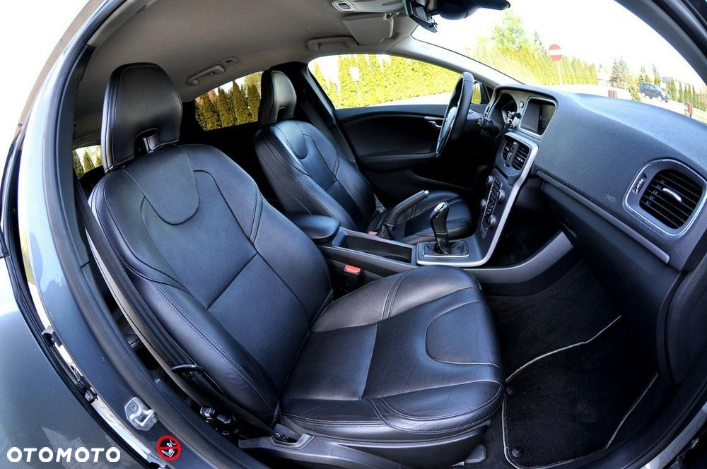 Volvo V40 D2 Momentum - 8