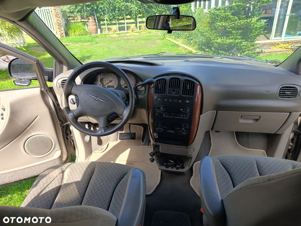 Chrysler Grand Voyager 2.8 CRD LX - 11