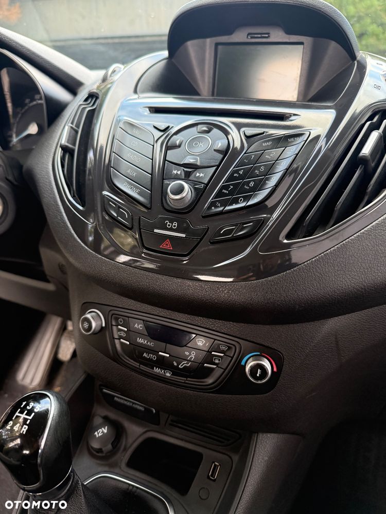 Ford Tourneo Courier 1.0 EcoBoost Titanium - 17