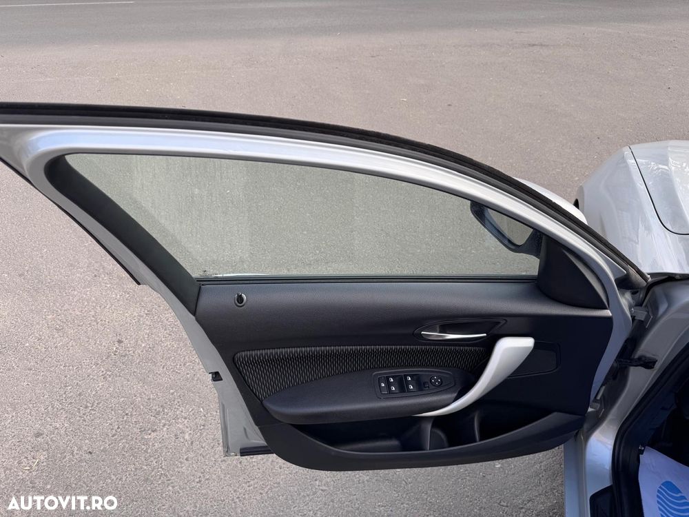 BMW Seria 1 118i Sport Line - 9