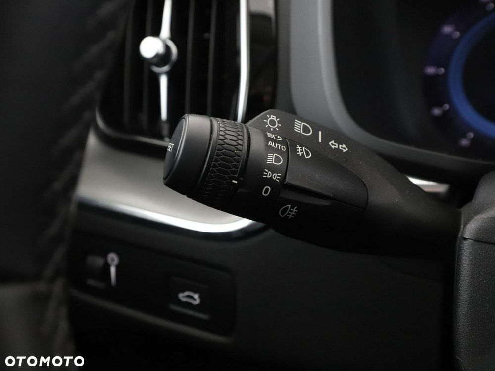 Volvo XC 60 B4 D Core - 35