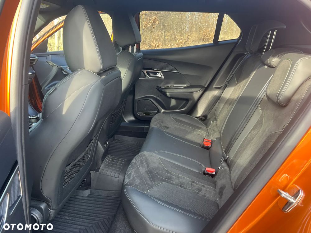 Peugeot 2008 PureTech 155 EAT8 GT - 12