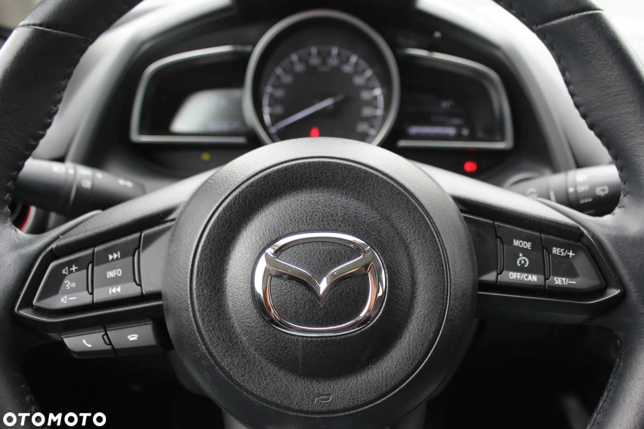 Mazda 2 SKYACTIV-G 90 Homura - 16