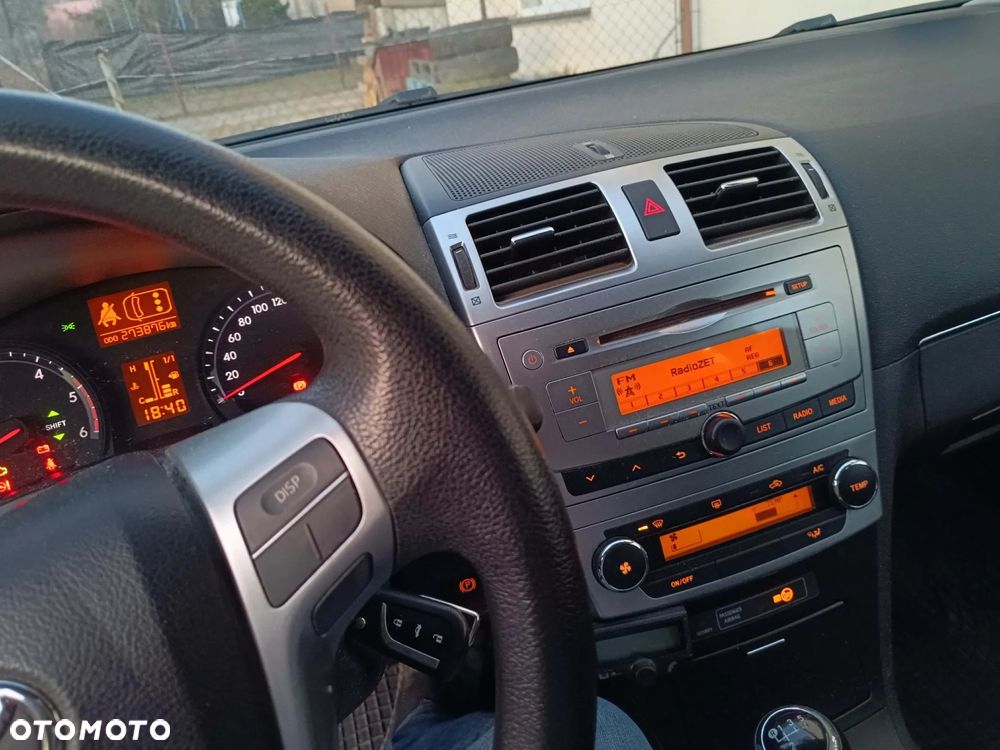 Toyota Avensis 2.0 D-4D Active - 18