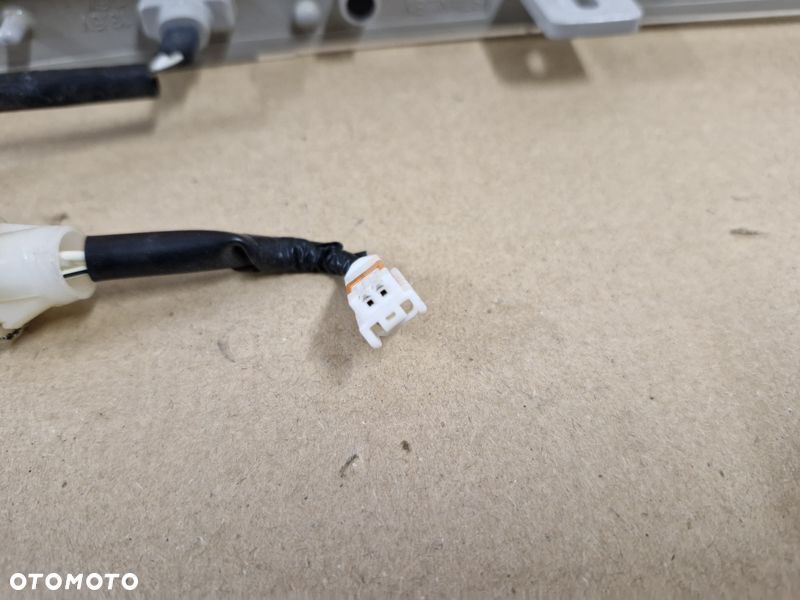 mazda cx7 cx-7 1 i trzecie 3 światło stopu lampa eh6651580 - 6