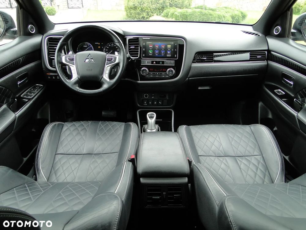 Mitsubishi Outlander Instyle + - 16