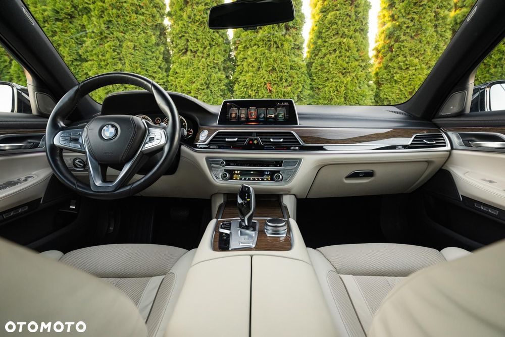 BMW Seria 7 - 11
