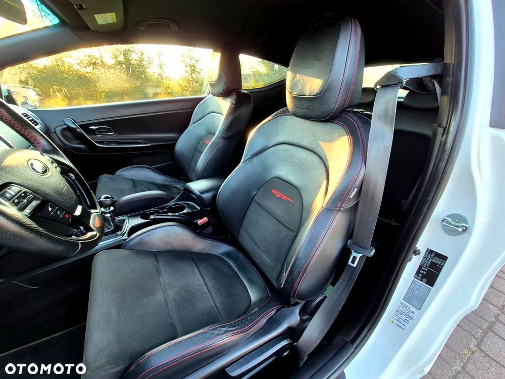 Kia ProCeed - 7