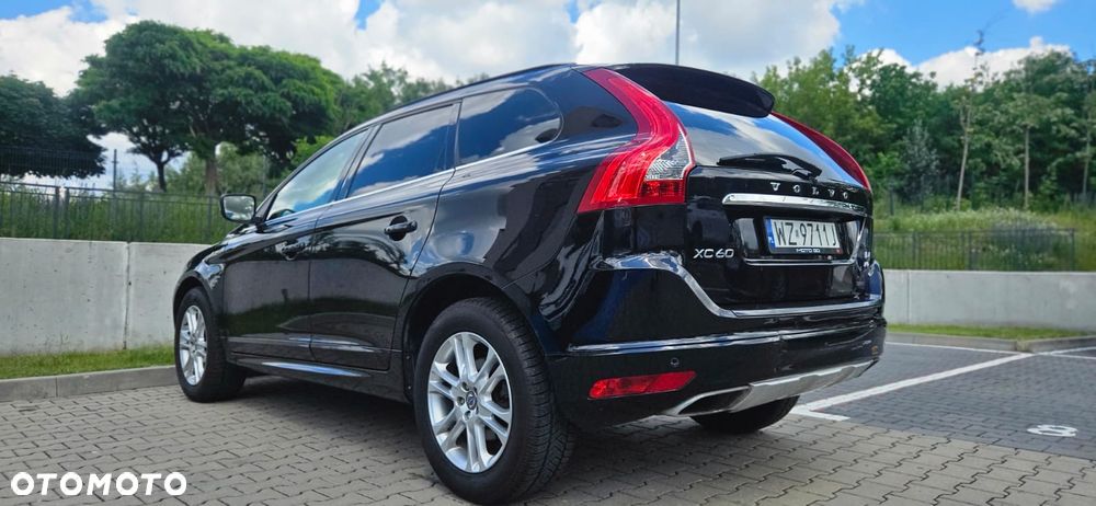Volvo XC 60 D4 AWD Momentum - 4