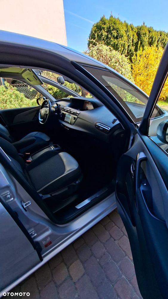Citroën C4 Picasso e-HDi 115 ETG6 Exclusive - 16