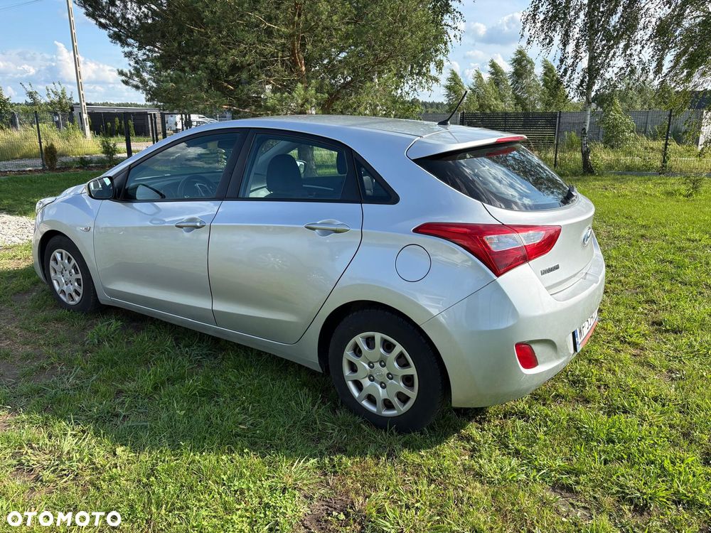 Hyundai i30 1.4 CRDi Classic + - 6