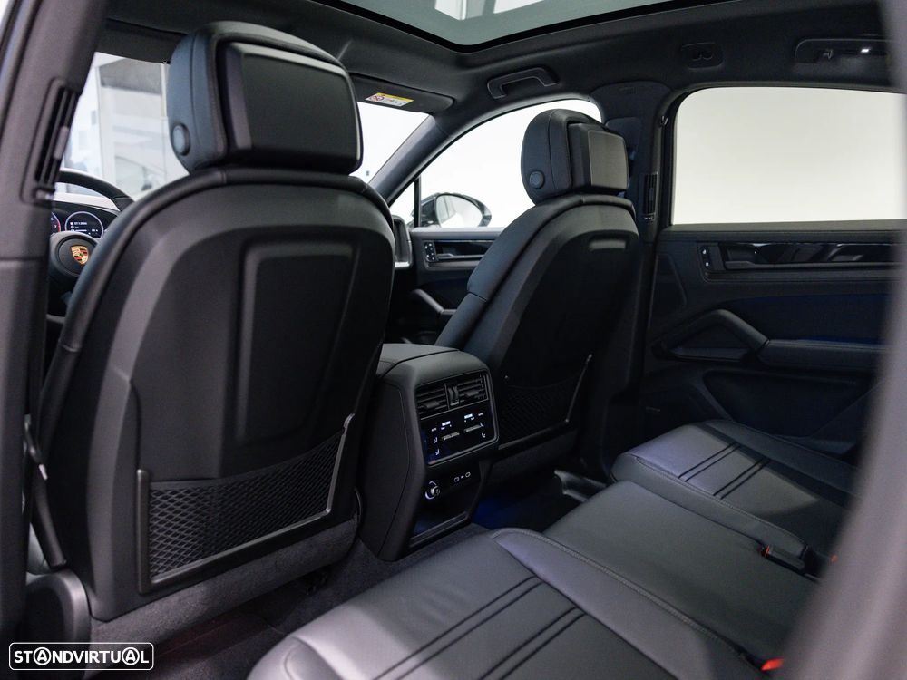 Porsche Cayenne Coupé E-Hybrid Black Edition - 42