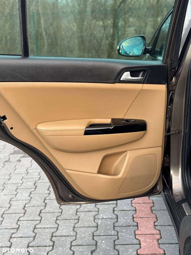 Kia Sportage 2,0 CRDI AWD Platinum - 15