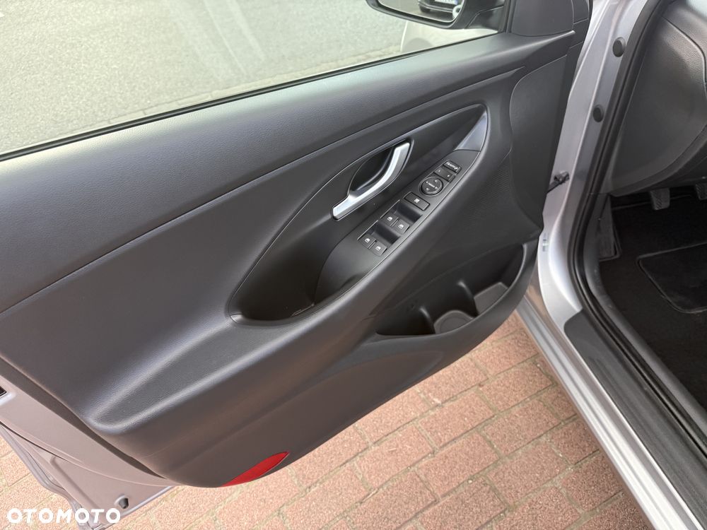 Hyundai i30 Kombi 1.5 T-GDI 48V-Hybrid Intro - 16