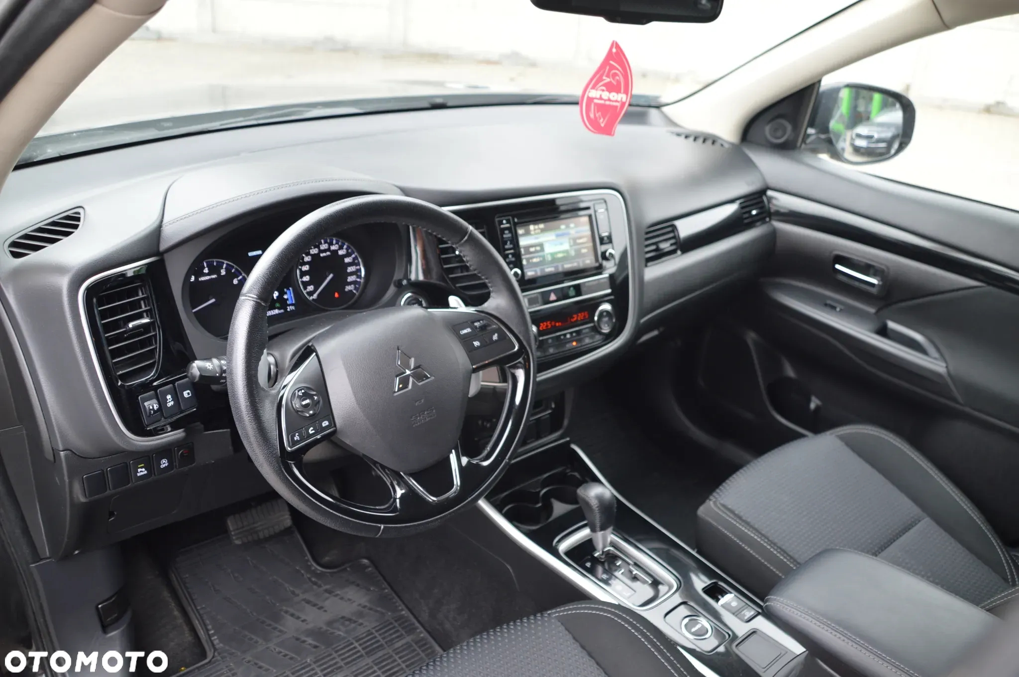 Mitsubishi Outlander 2.0 Intense + 4WD CVT - 4