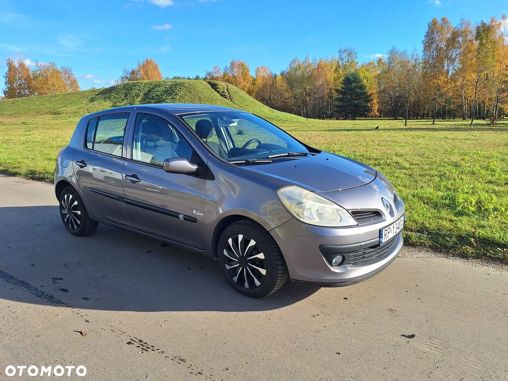 Renault Clio 1.2 TCE Authentique - 1
