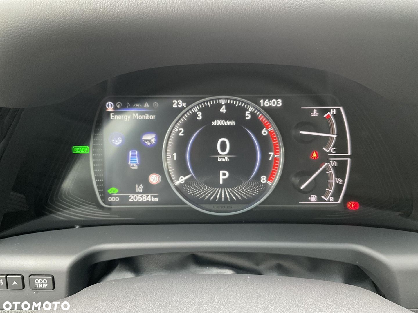 Lexus ES 300h Business Edition - 18