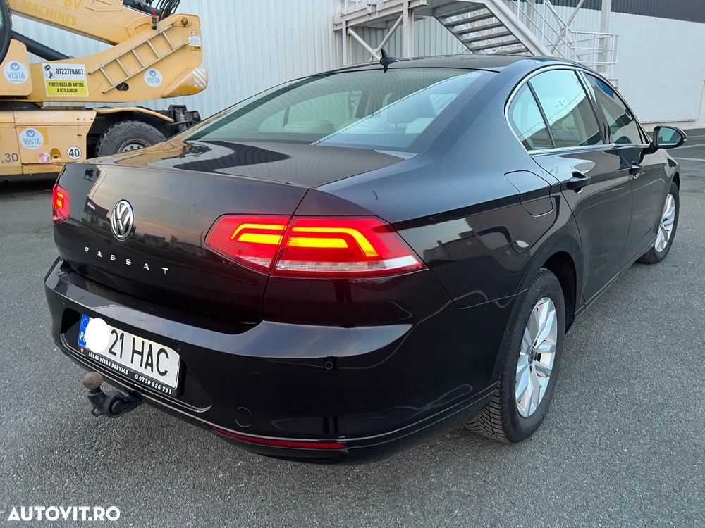 Volkswagen Passat - 4