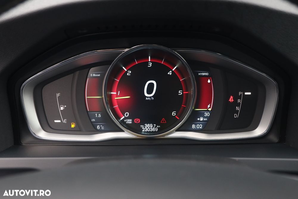 Volvo V60 D6 Plug-In-Hybrid AWD Geartronic Momentum - 21