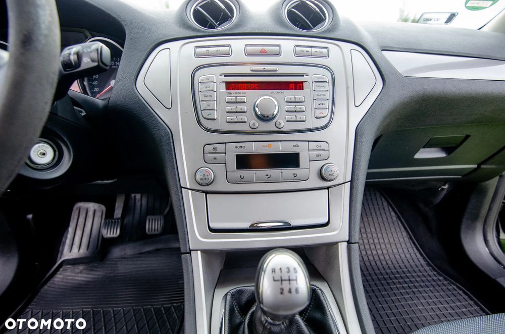 Ford Mondeo 1.8 TDCi Ambiente - 17