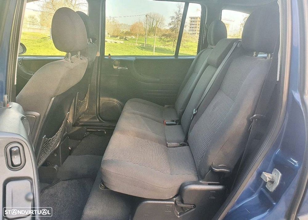 Opel Zafira 2.2 DTI - 4