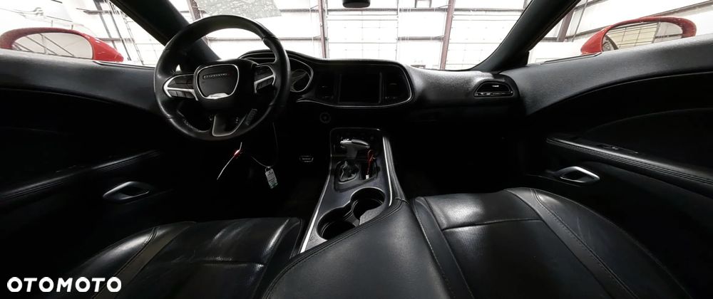Dodge Challenger - 9
